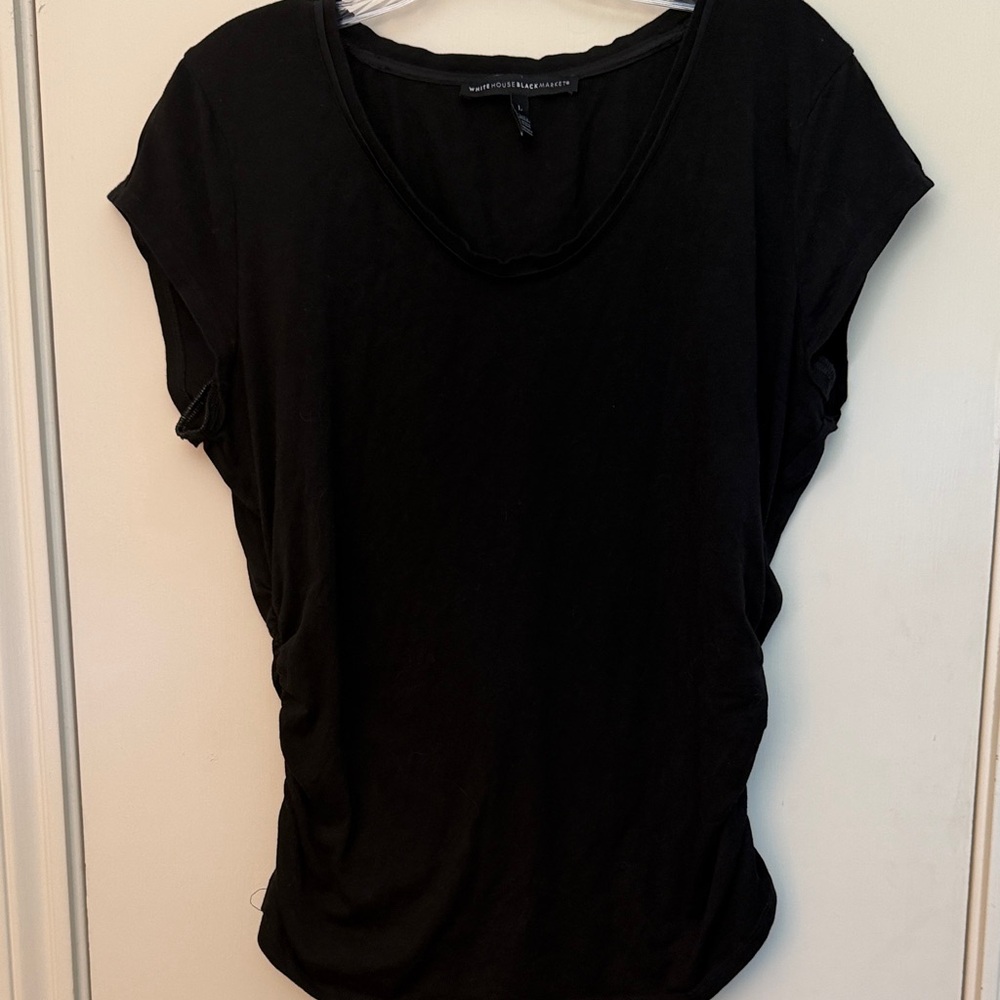 White House Black Market Black Short Sleeve Scoop Neck Tee with ruched sides
